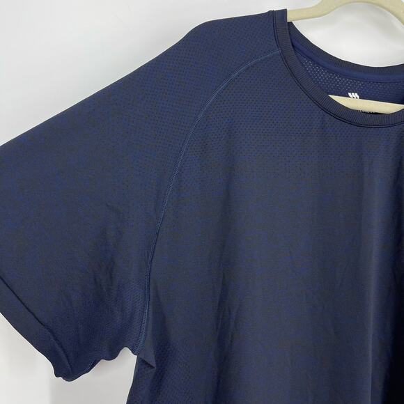 All In Motion Blue Black Seamless Workout T-Shirt Size XXL NWT - Picture 5 of 10